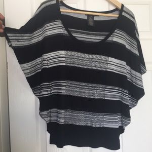 Stretchy Black & White Top